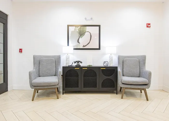Staybridge Lafayette-airport By Ihg Hotel 3*
